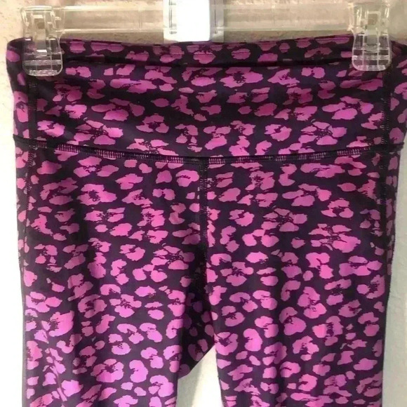 Lululemon Drop it like it’s hot hot pink leggings size 6 30” - Picture 5 of 10
